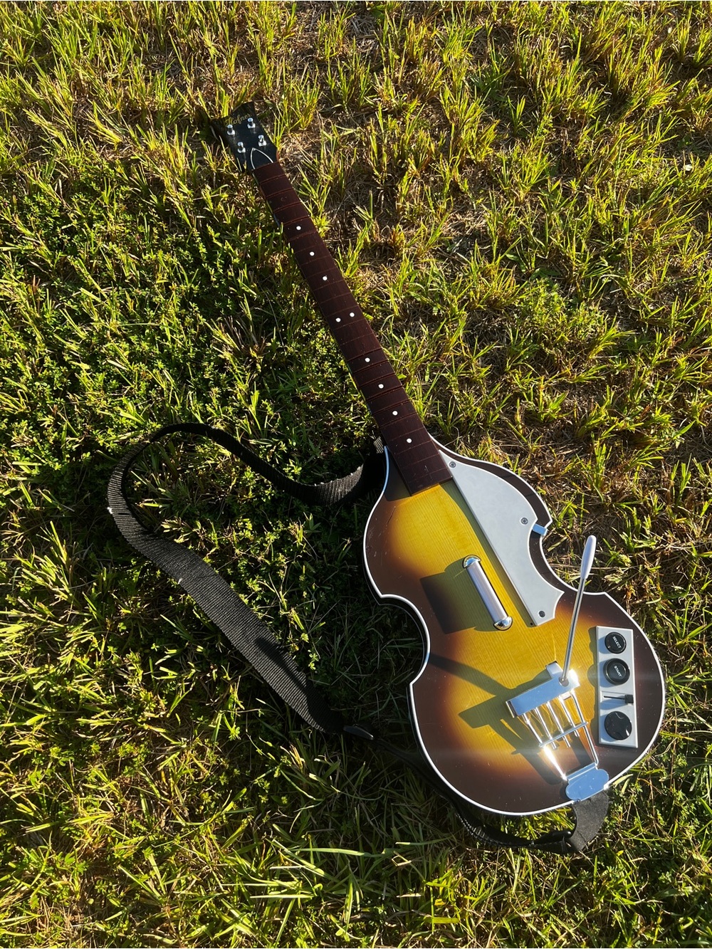 CLEAN PS3 Rockband Wireless Beatles Hofner Guitar Fender Controller